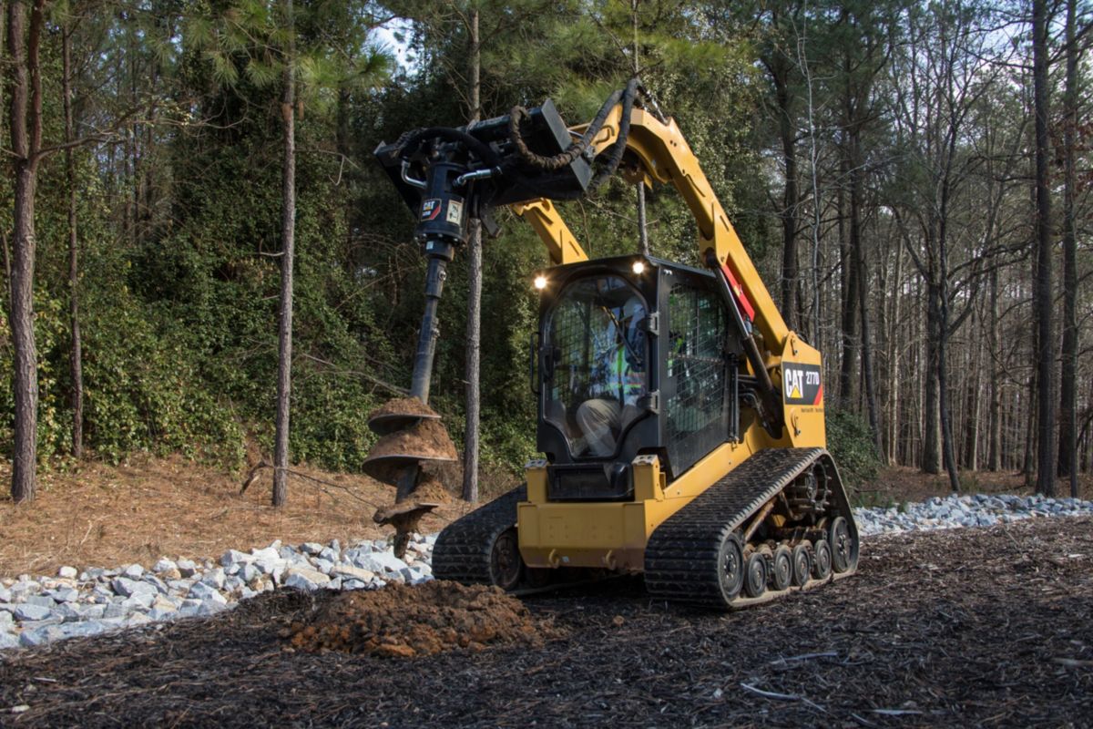 Inchiriez miniincarcator/skid/bobcat, Mogoșoaia - Ilfov - imagine 2 - popic.ro